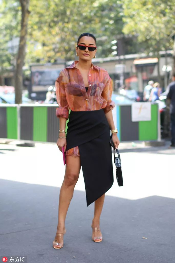 又到了该买衣服包包鞋子的时候,又到了穿凉鞋的季节了