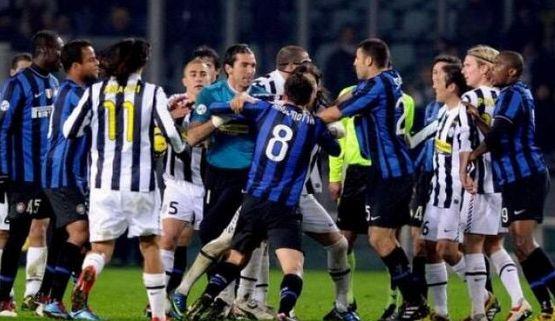 国米巴萨尤文皇马,皇马巴萨球迷一起看比赛