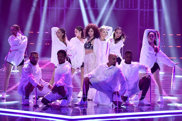 张靓颖泰勒斯威夫特,张靓颖泰勒