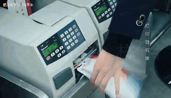 行李都是怎么带上飞机的,坐飞机我们的行李都经历了什么