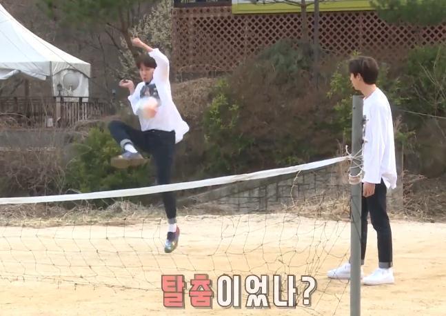 金泰亨踢jimin,防弹马耳他行金泰亨拍视频