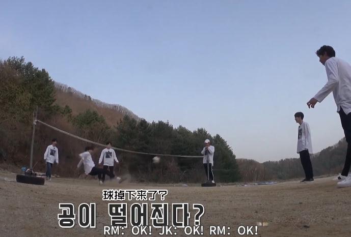 金泰亨踢jimin,防弹马耳他行金泰亨拍视频