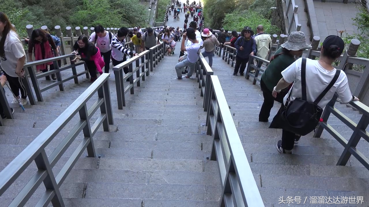 张家界天门洞999台阶,张家界天门山极限飞球