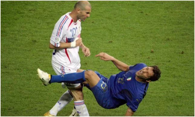 故主登基！法国队雨中捧杯，青春风暴席卷全球