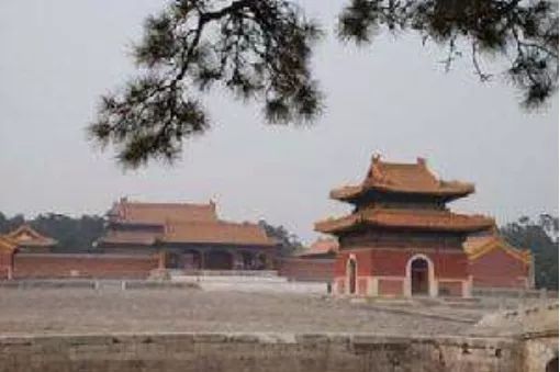 嘉庆皇帝真的是被雷劈死的吗？为何史书记载模糊不清？