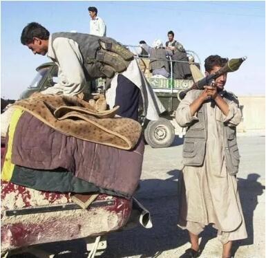 男人奇缺的塔吉克斯坦，谁来拯救？