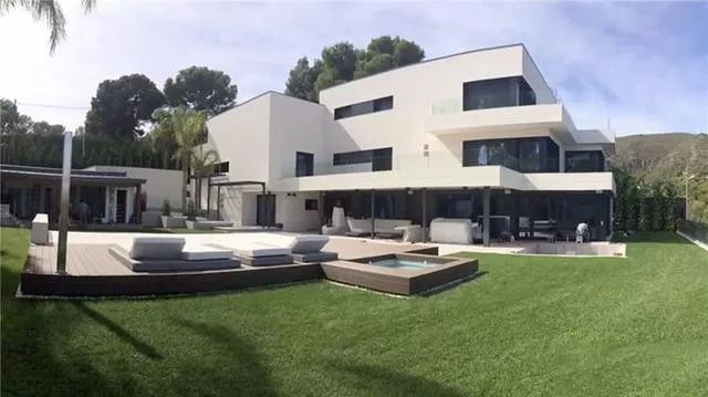 足球巨星豪宅前后对比,足球明星豪宅装修风格