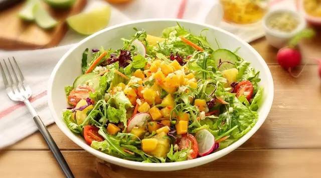 俄罗斯女性年轻时身材胖,俄罗斯女的身材全变吗