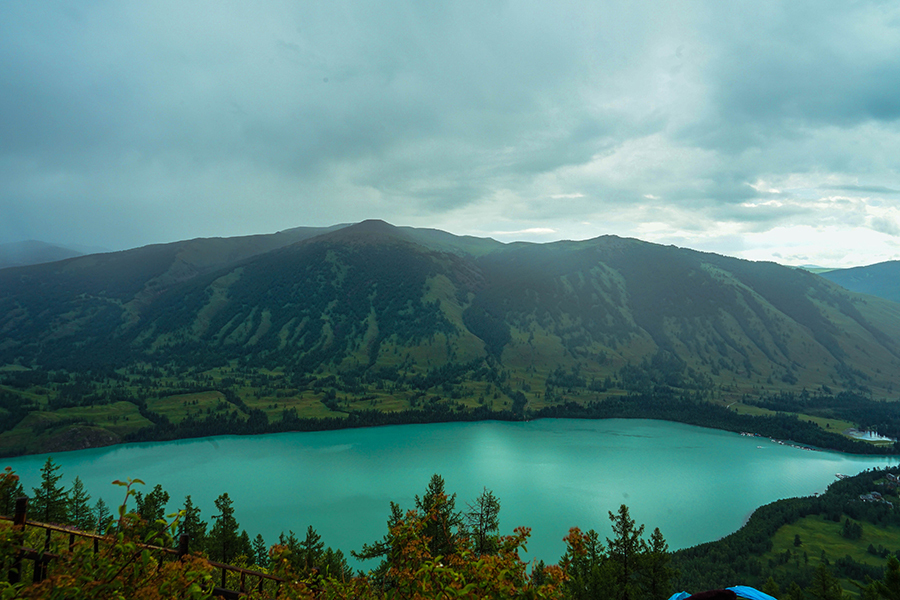 领克02丰田chr,丰田c-hr2020款领先版试驾