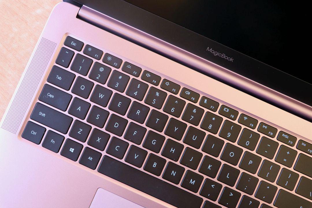 轻薄便携超强性能不抢购，荣耀MagicBook定价实惠