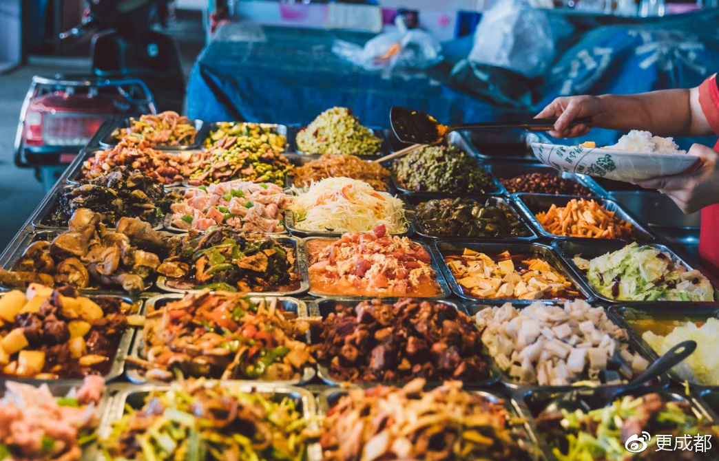 成都版士林夜市，便宜又好吃，周末请带好你的胃一家家挨到吃！