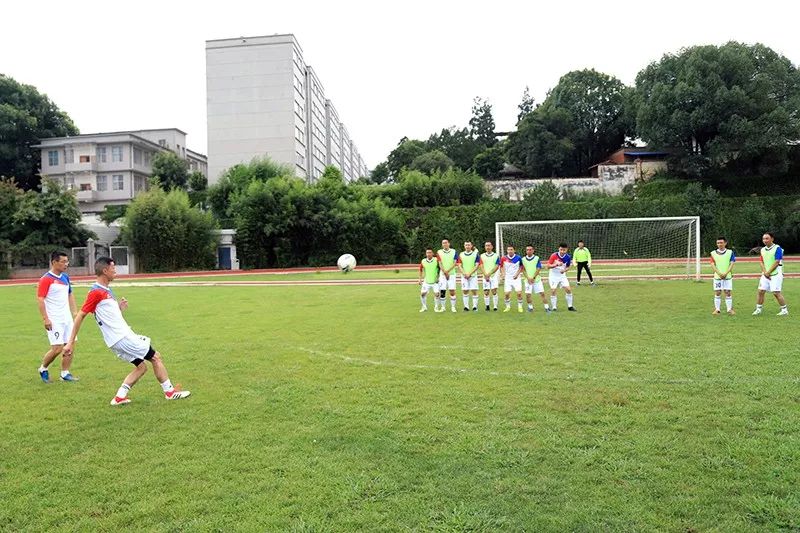 足球就是现代战争素材,足球即战争