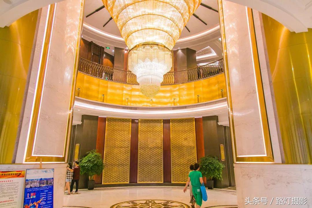 大堂直通高铁站，去成都住这家网红酒店吃喝住行玩到爽！