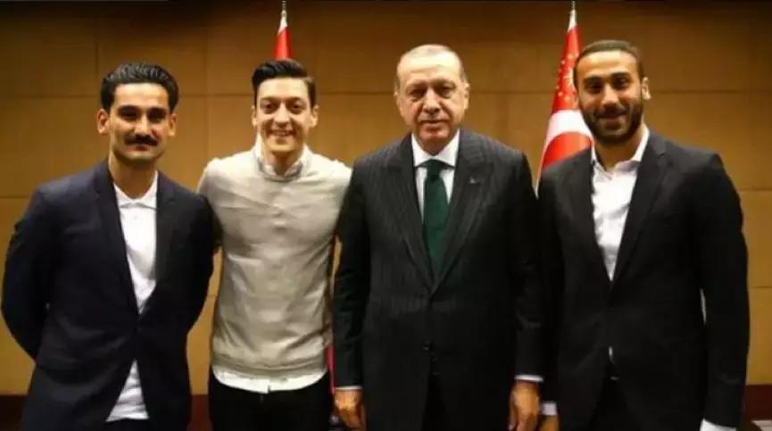 看厄齐尔退出德国国家队，猛然想起一件激怒中国人的恶心事