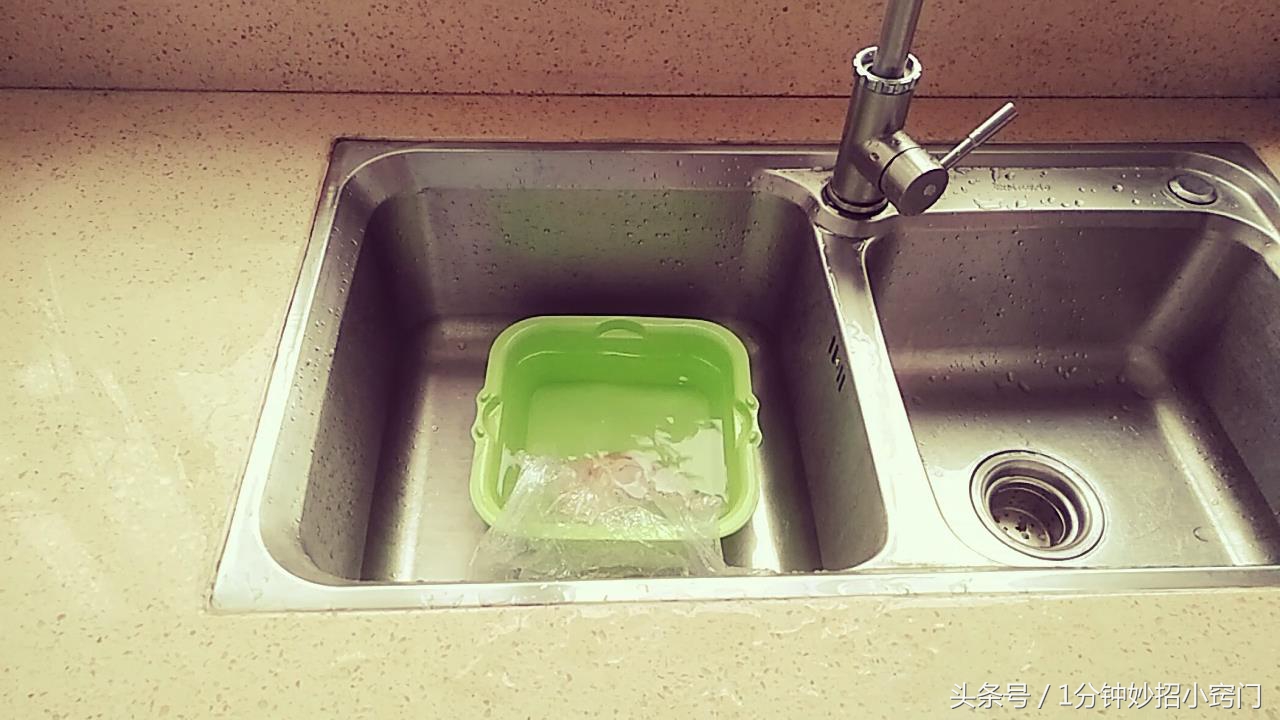 清洗鸡腿用淀粉还是面粉,清洗鸡腿