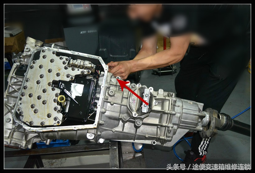 奥迪7速双离合变速箱维修技师独家揭秘，维修加价的奥秘