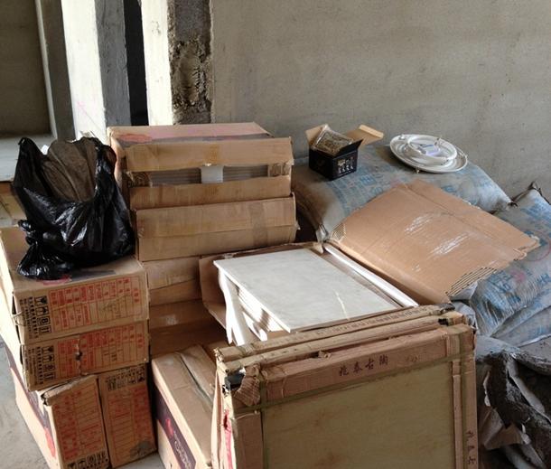 买的瓷砖角有破损如何找商家,新买的瓷砖边角破了必须退还货吗