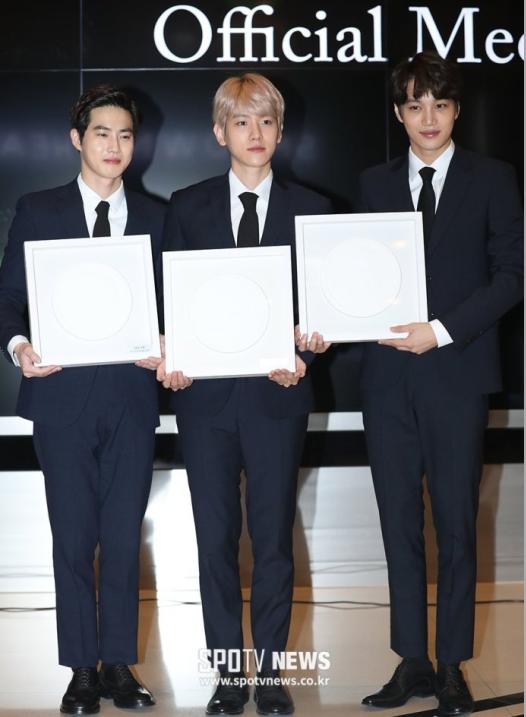 exo的盘点,现在的exo和刚出道的exo合照