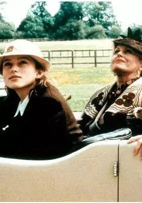 凯拉奈特莉颜值巅峰,平胸也能穿出自信来