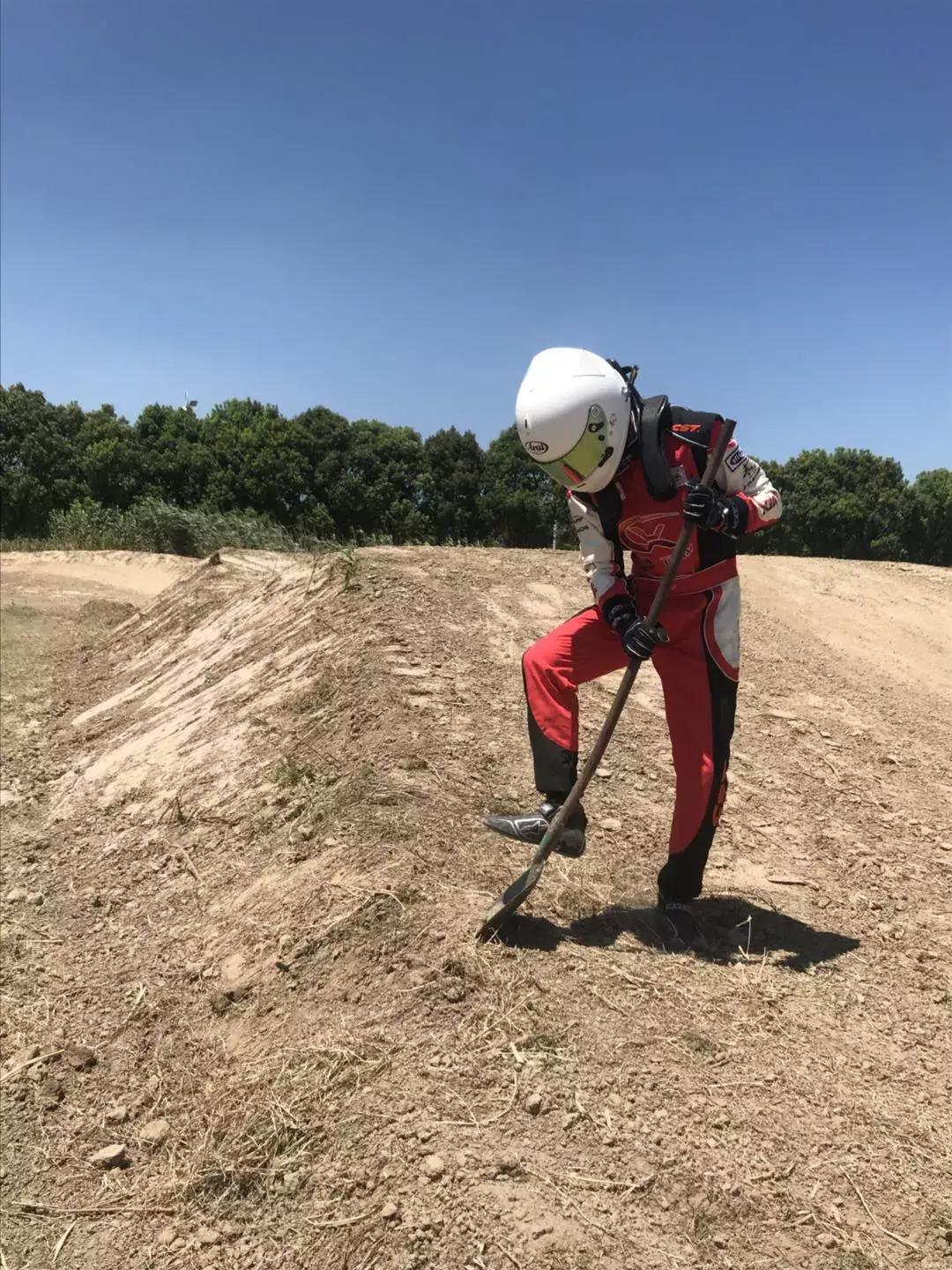 不好！Vvip摔车了！