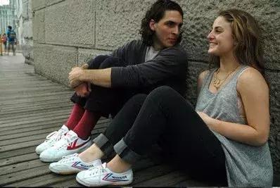 外国人在中国小商品做代购，最受欢迎的竟是5毛钱一包的辣条！