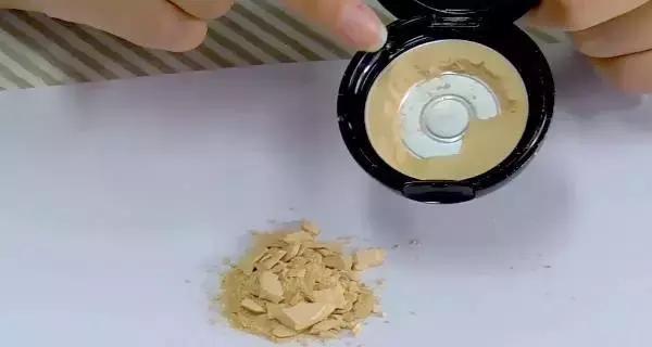 化妆品使用有哪些小妙招 (记住这些化妆品小常识别被坑了)