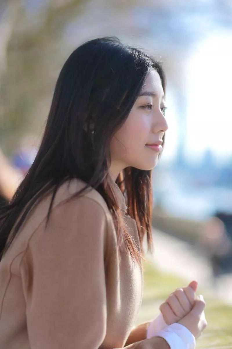 「TOUCHEU」Rongxin：她创立的买手平台，轻奢品只卖给小部分人