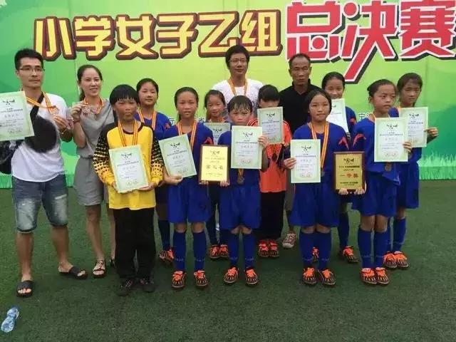 苏溪三小29届篮球赛比赛现场,余杭区校园足球联赛女子冠军