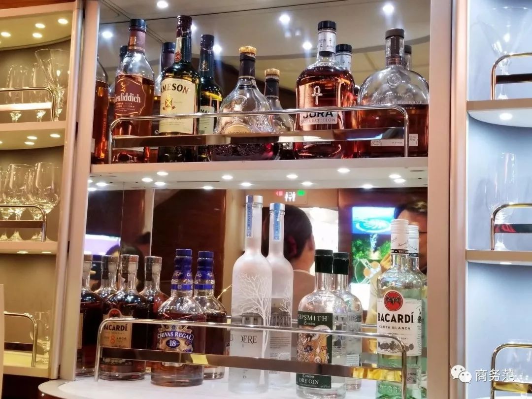 阿联酋航空豪华经济舱体验,阿联酋航空奢华