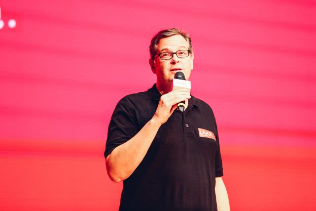 《第5频道》杂志“十年，不忘你我”主题论坛在京举办