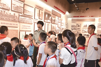 记者走进军史馆,看记者走军营视频的感受