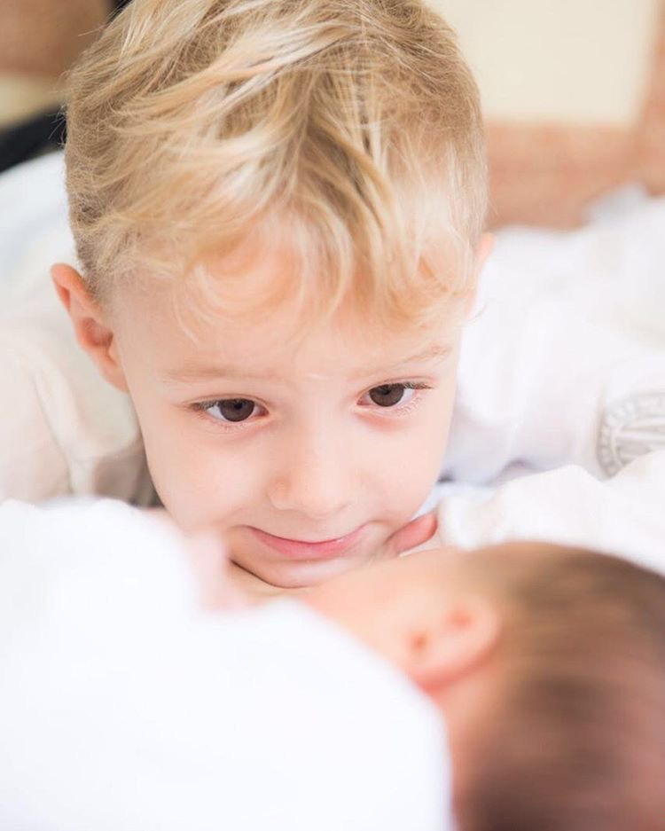 内马尔的儿子胖成这个样子,内马尔儿子发福