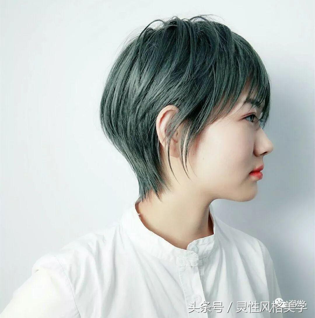 适合圆脸女生露耳朵短发发型,头发少适合的露耳短发发型