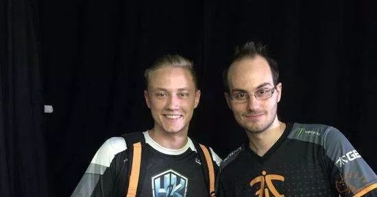 「PentaQ知乎问答」为什么电子竞技没有互赠鼠标垫等向对手致敬的行为？