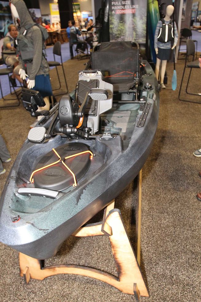 不要再愁着买车了，买艘最新的皮划艇去自由钓鱼