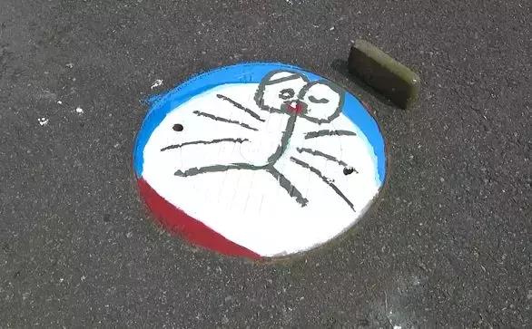 井盖涂鸦也可以这么好看,井盖涂鸦惊艳