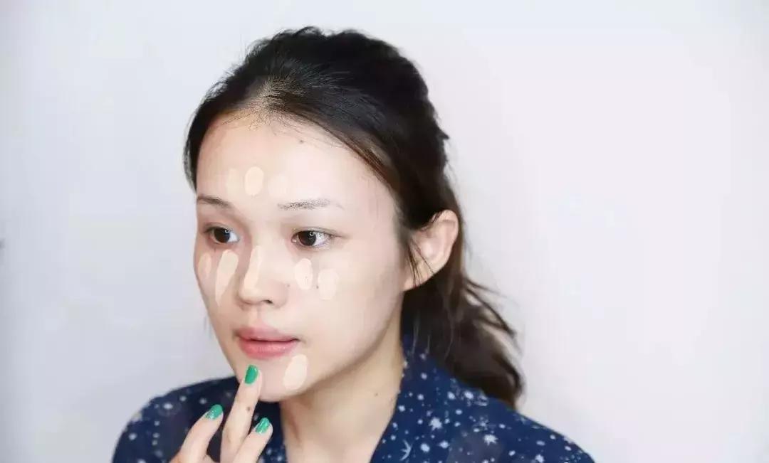 早起画个精致妆,5分钟快速出门日常妆