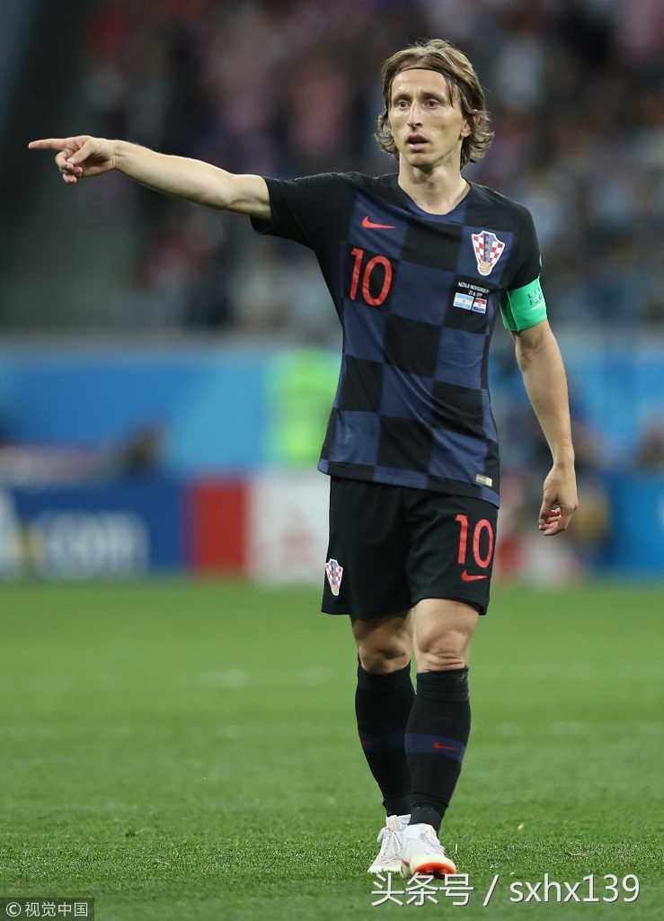 足球阵型位置名称图解,足球比赛阵型什么意思