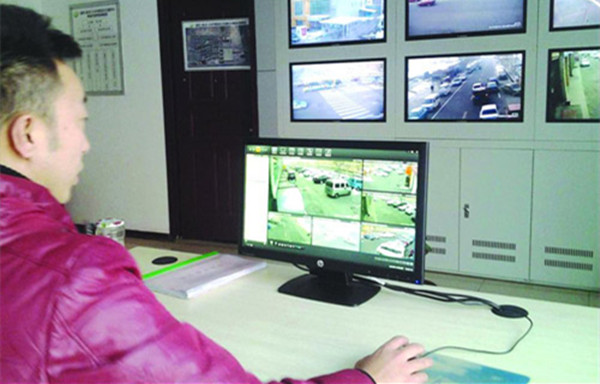 车在停车位被蹭了找不到人怎么办,车在车位上被蹭找不到人报案材料