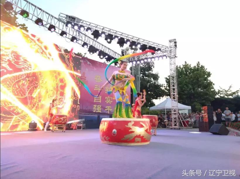 盛满欢乐，洒满真情，昨夜鸭绿江畔热情无眠！