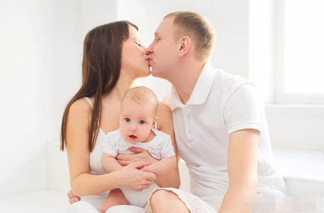 产后多久可以接吻,产后多久夫妻可以分居