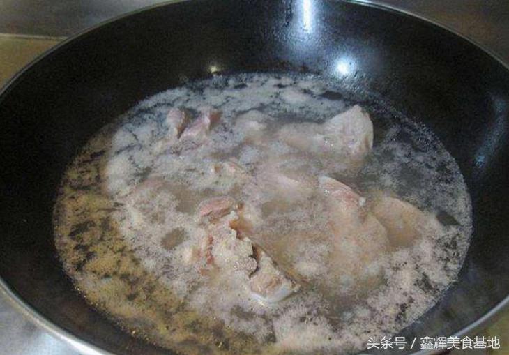 为什么炖的筒子骨汤总是浑的,炖筒子骨怎么炖最好喝去腥味