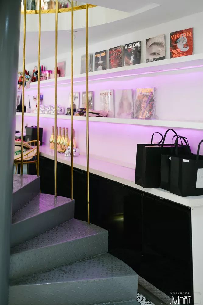 桂电出来的企业家,桂电卖衣服