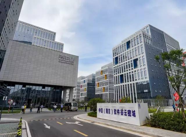 南京23万“码农”必备这本说明书｜庆祝改革开放四十周年