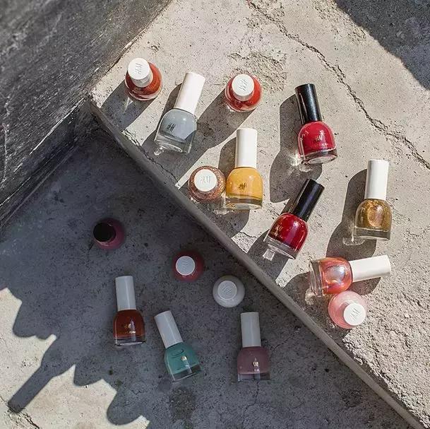 有几种指甲油是可以很漂亮的,颜色好看的平价可撕拉指甲油