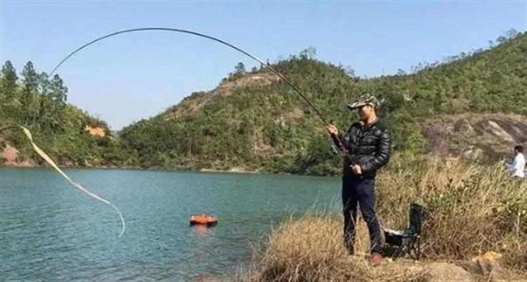 路亚飞绳钓到黑鱼什么情况,黑鱼路亚脱钩