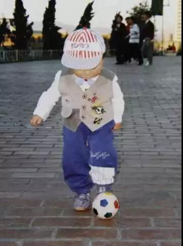 小贝附体！亚运会足球比赛多角度欣赏小将姚均晟