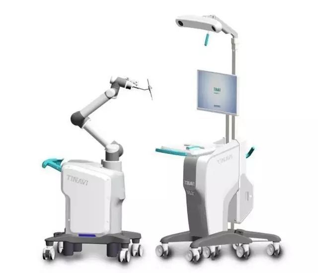 「中天智领AI前沿」15国顶尖机器人闯入北京比拼格斗、书法、歌舞