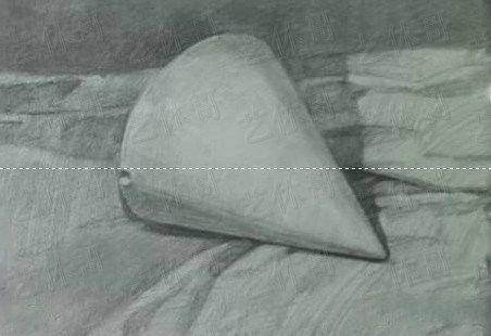 画光影变幻的圆锥,倒立的圆锥光影素描