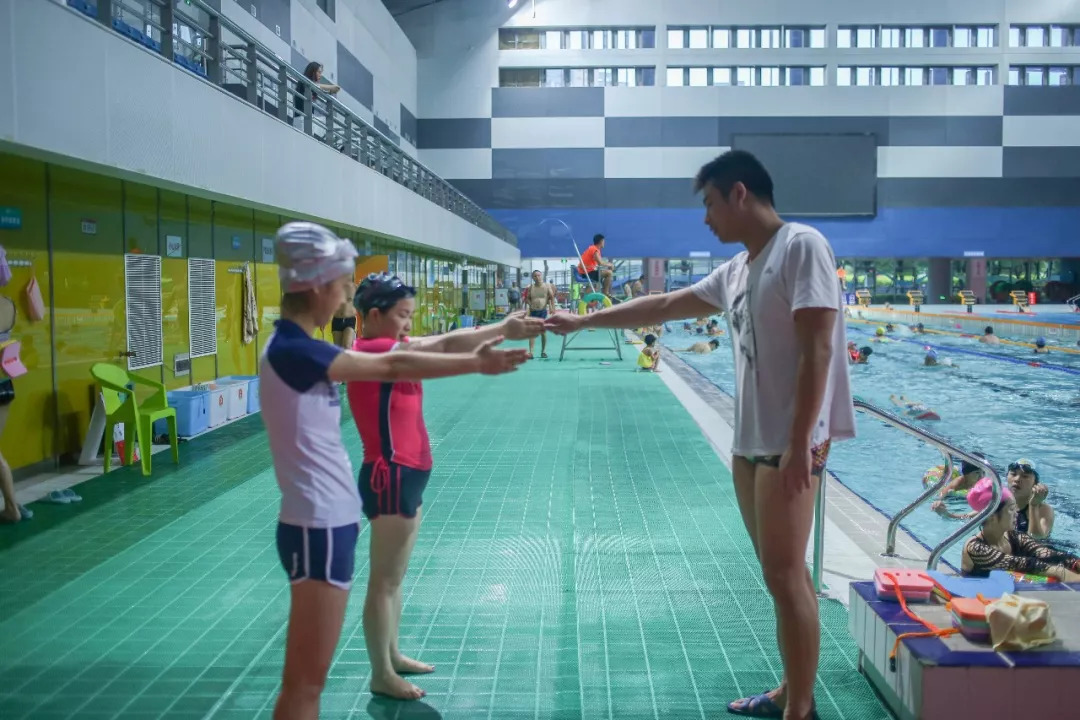 映象青白江｜汗流浃背才快活！傍晚的文体中心有最活力激情的一面！